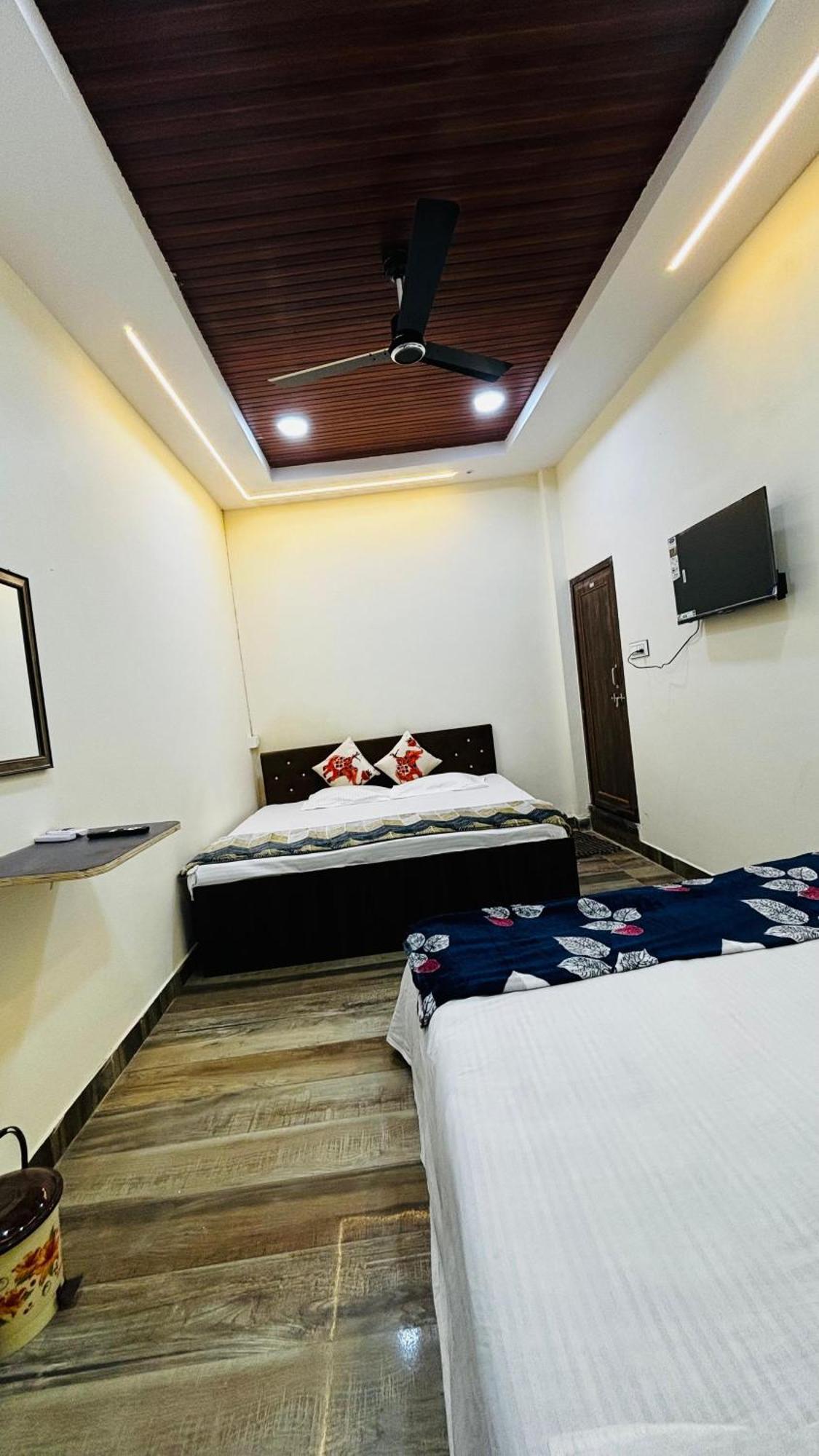 Hotel Shreenidhi Comfort Stay Ujjain Εξωτερικό φωτογραφία