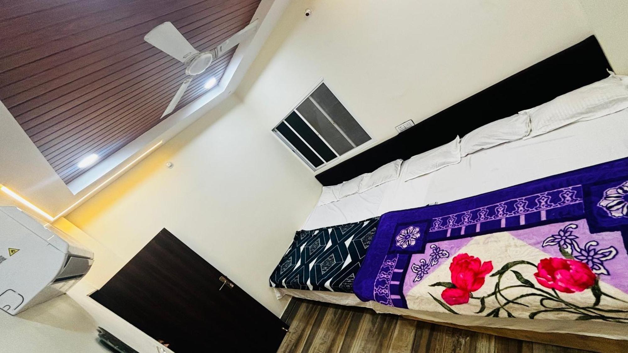 Hotel Shreenidhi Comfort Stay Ujjain Εξωτερικό φωτογραφία