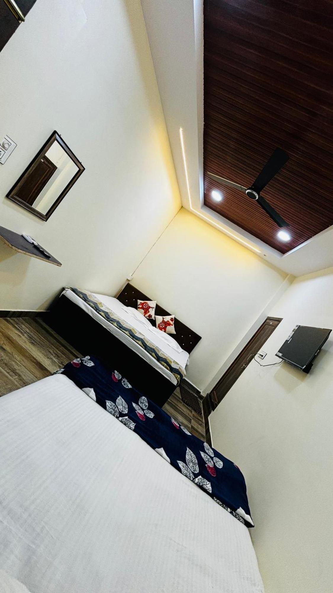 Hotel Shreenidhi Comfort Stay Ujjain Εξωτερικό φωτογραφία